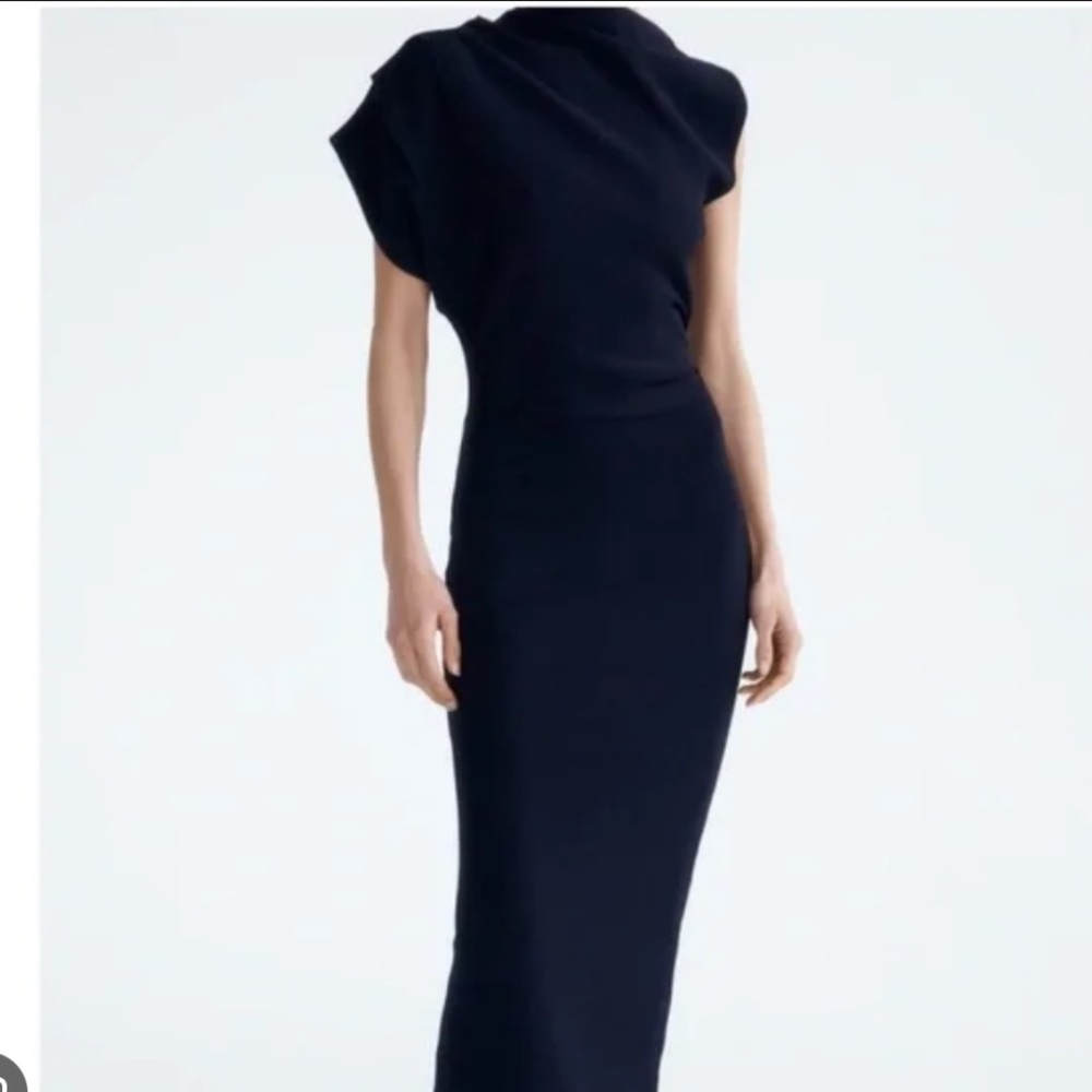 Midi Dress - Elegant and comfortable